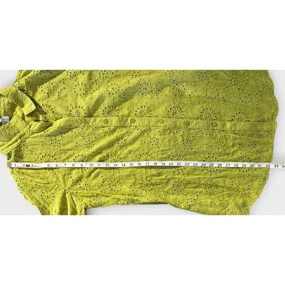 NEW TAMSY Womens XL Erin Eyelet‎ Embroidered Tunic Top Olive Collared Buttons - Picture 5 of 10